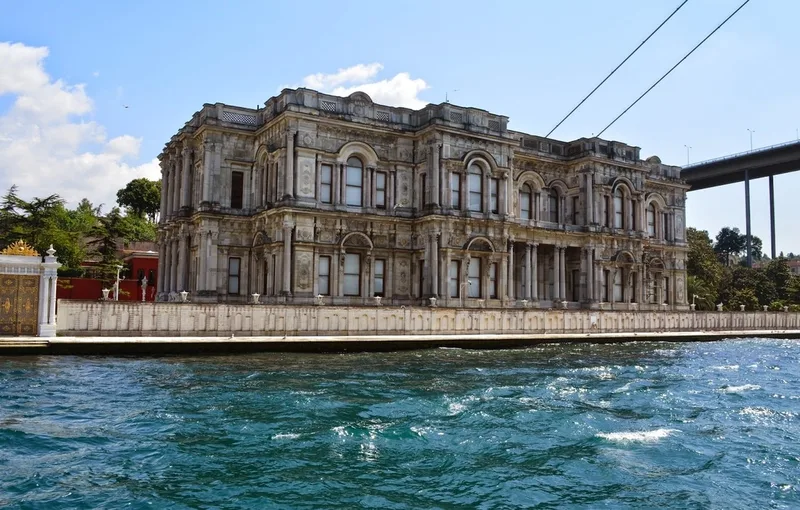 beylerbeyi palace by boat